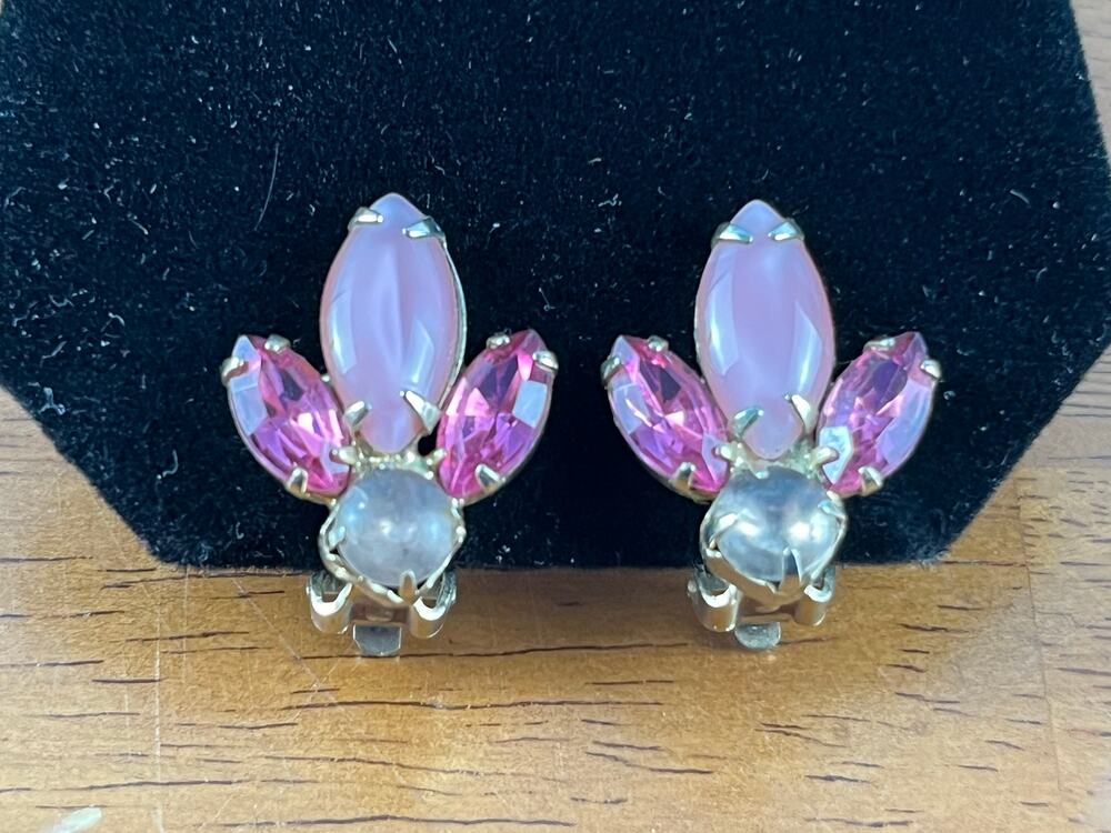 VTG Carne Pink Rhinestone Art Glass Clip On Earrings Gold Tone MCM Glam